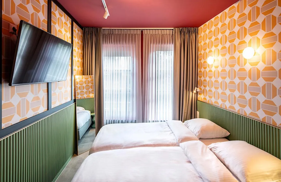 Tourist Inn Hotel Amsterdam-1